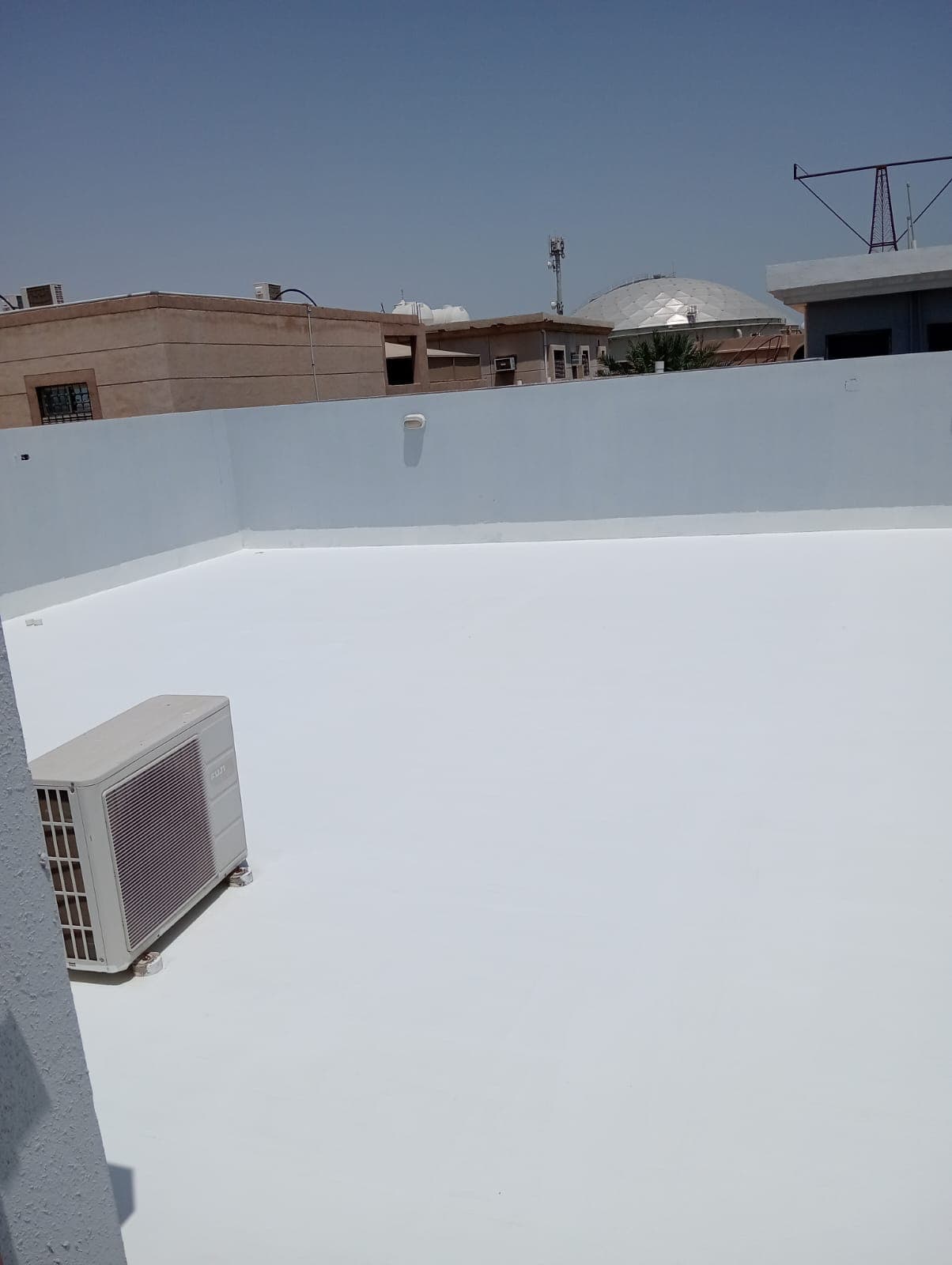 العزل المائي باستخدام دهانات الاكرليك